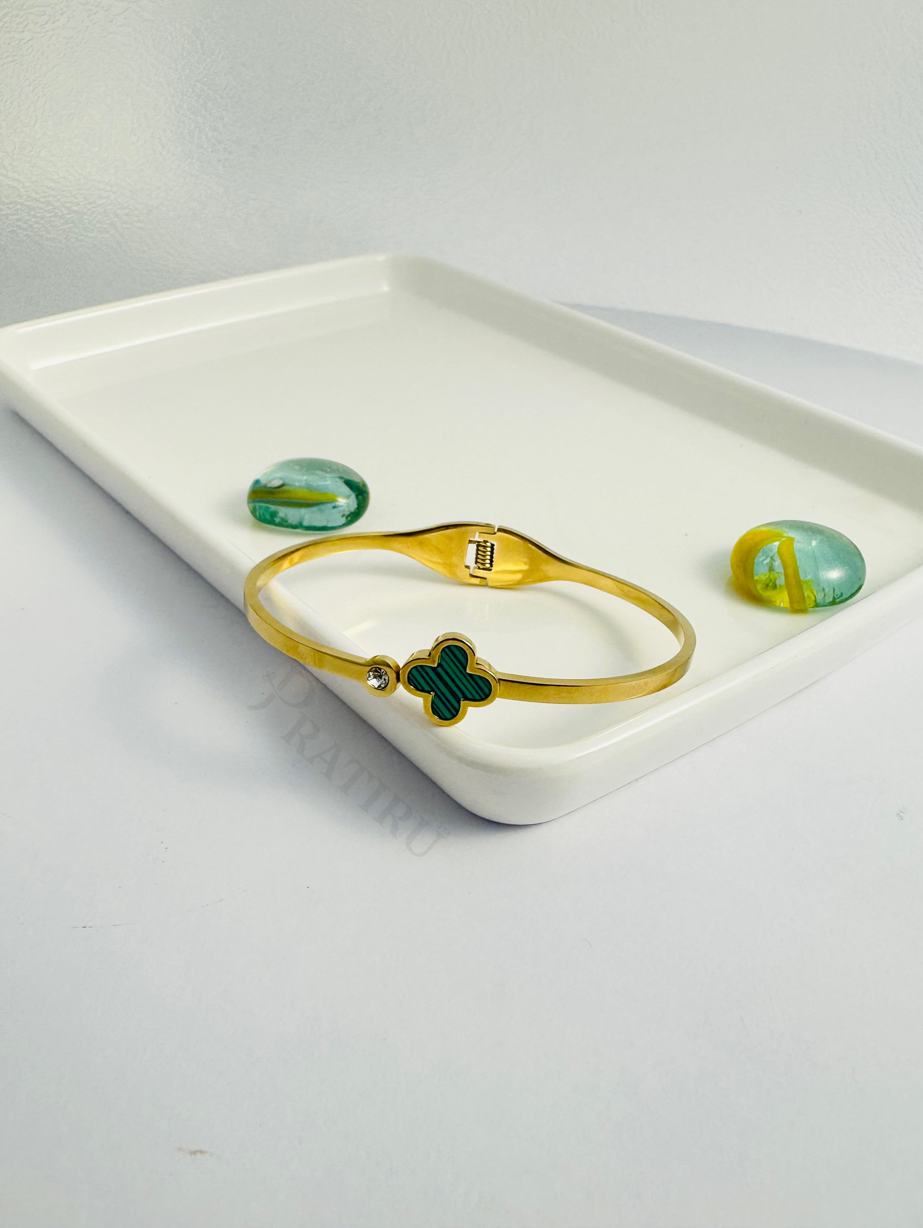 Green Clover Gold Bracelet with Solitaire Accent – Anti-Tarnish Elegant Bangle by Pratiru