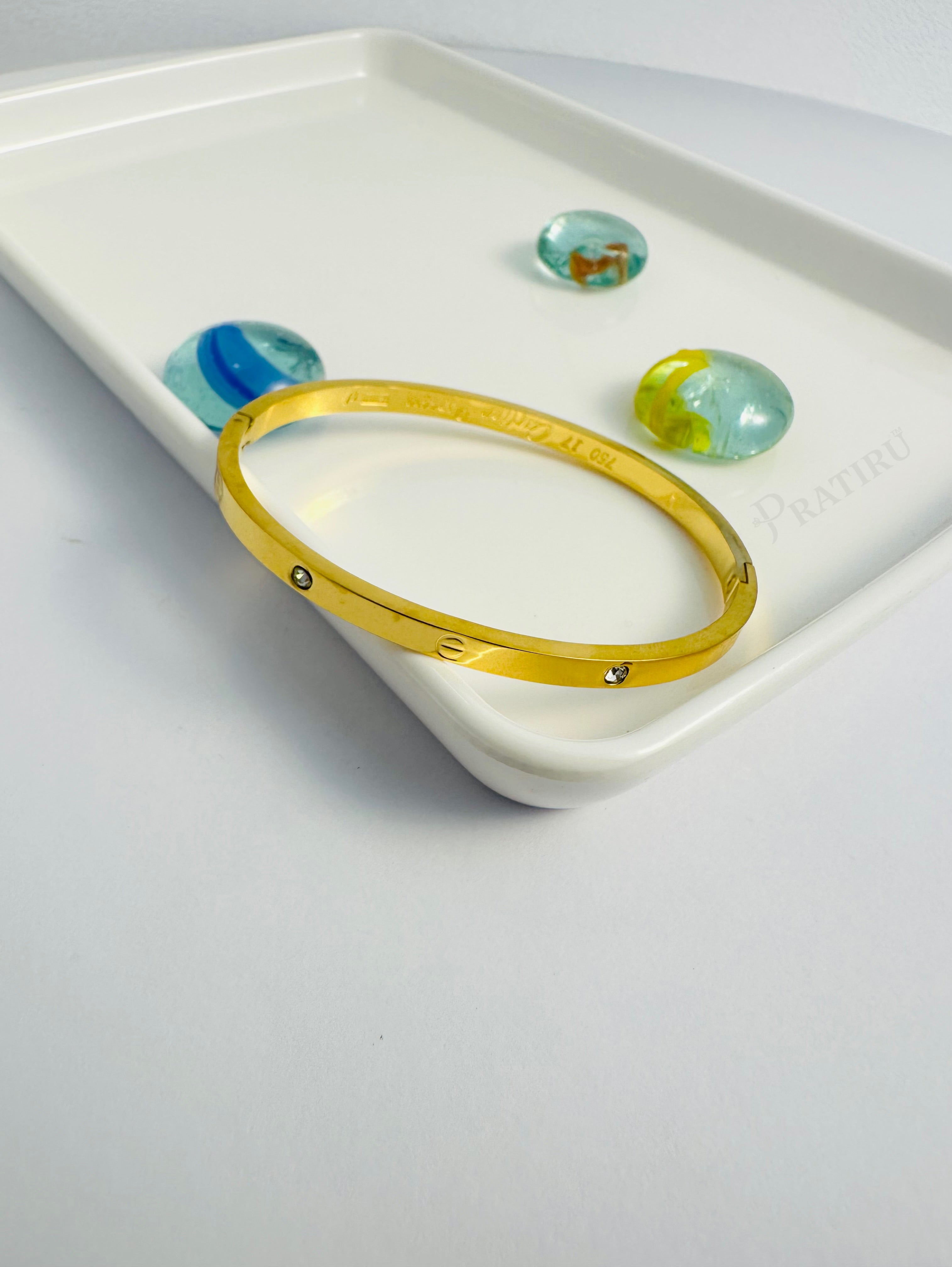 Elegant Anti-Tarnish Gold Bracelet with Screw Detailing – Pratiru
