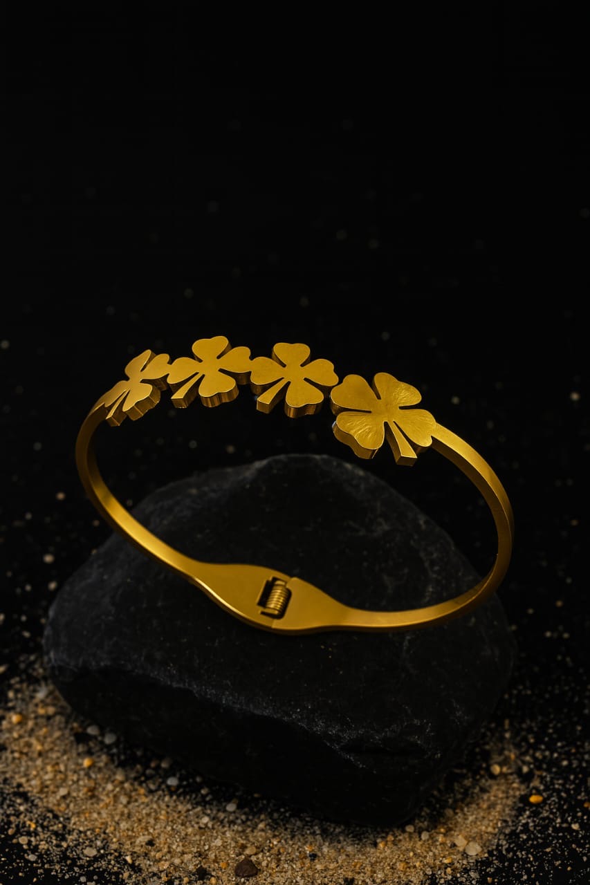 Four Leaf Clover Gold Bangle – Lucky Charm Anti-Tarnish Bracelet for Women