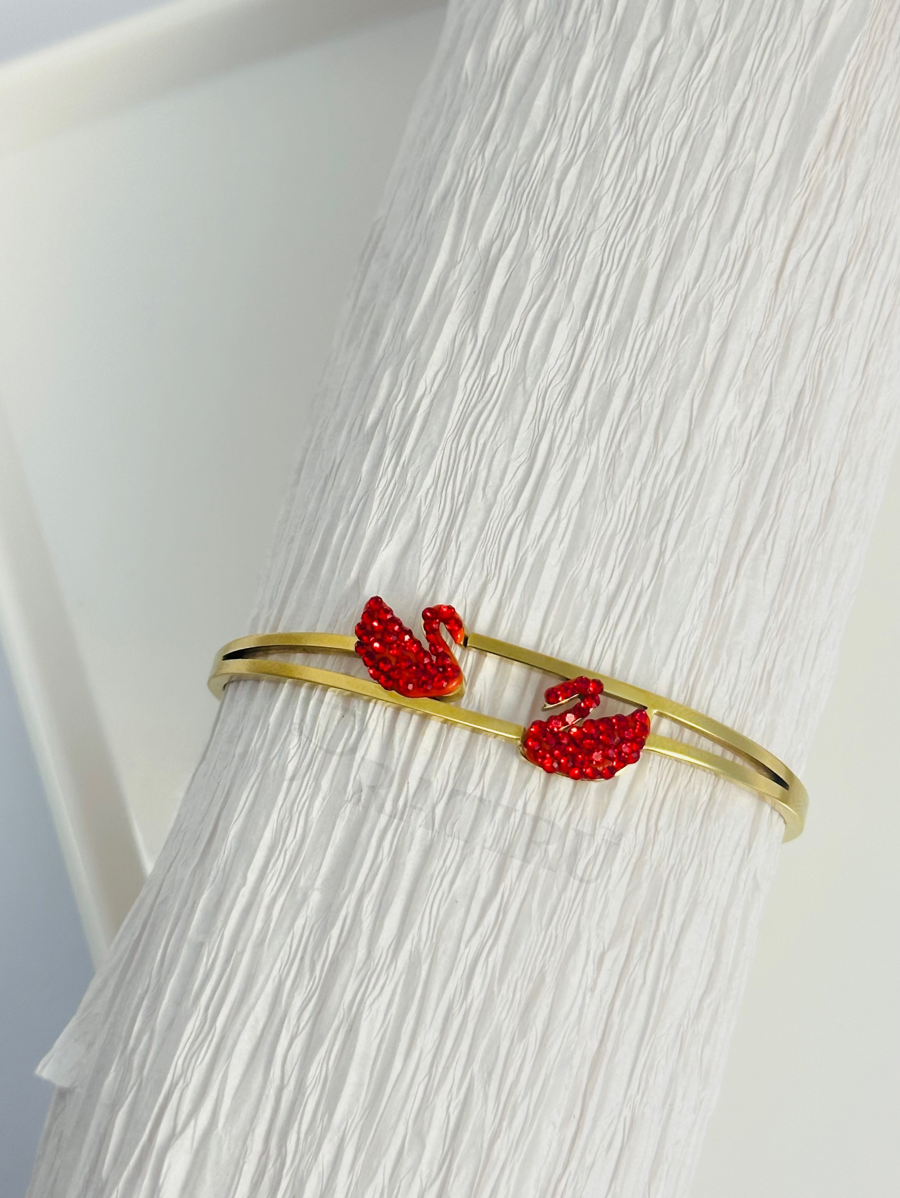 Red Swan Couple Gold Bangle – Romantic Anti-Tarnish Bracelet for Women