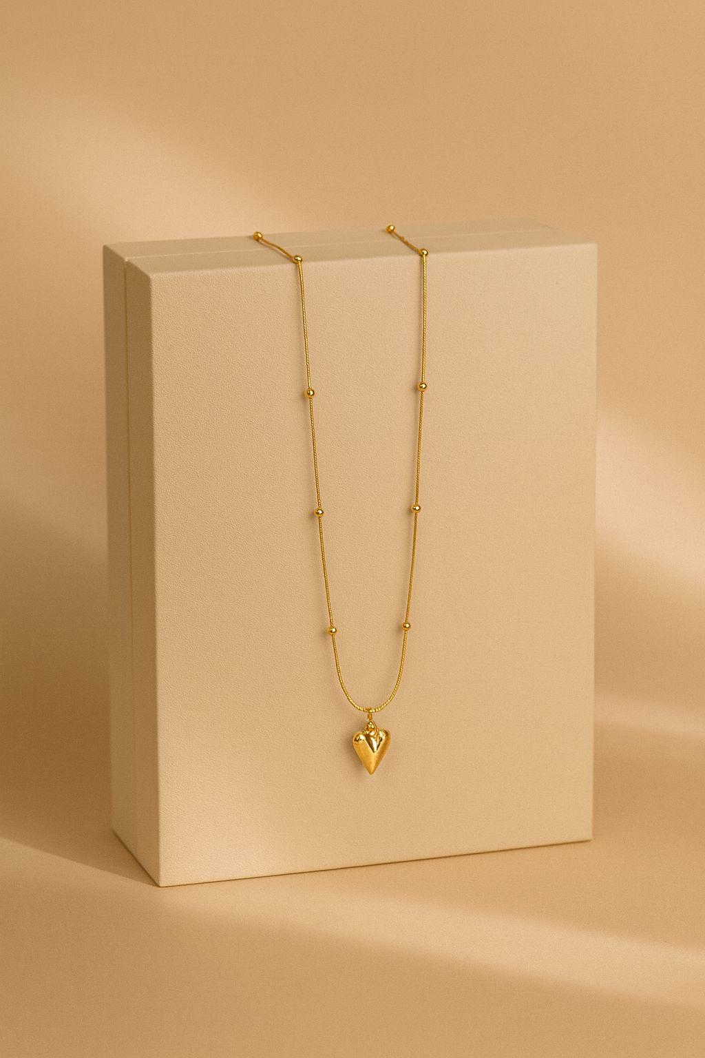 Elegant Gold Heart Pendant Necklace – Minimalist Anti-Tarnish Design