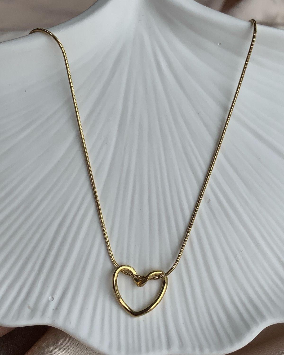 Elegant Gold Heart Necklace – Minimalist Anti-Tarnish Jewelry