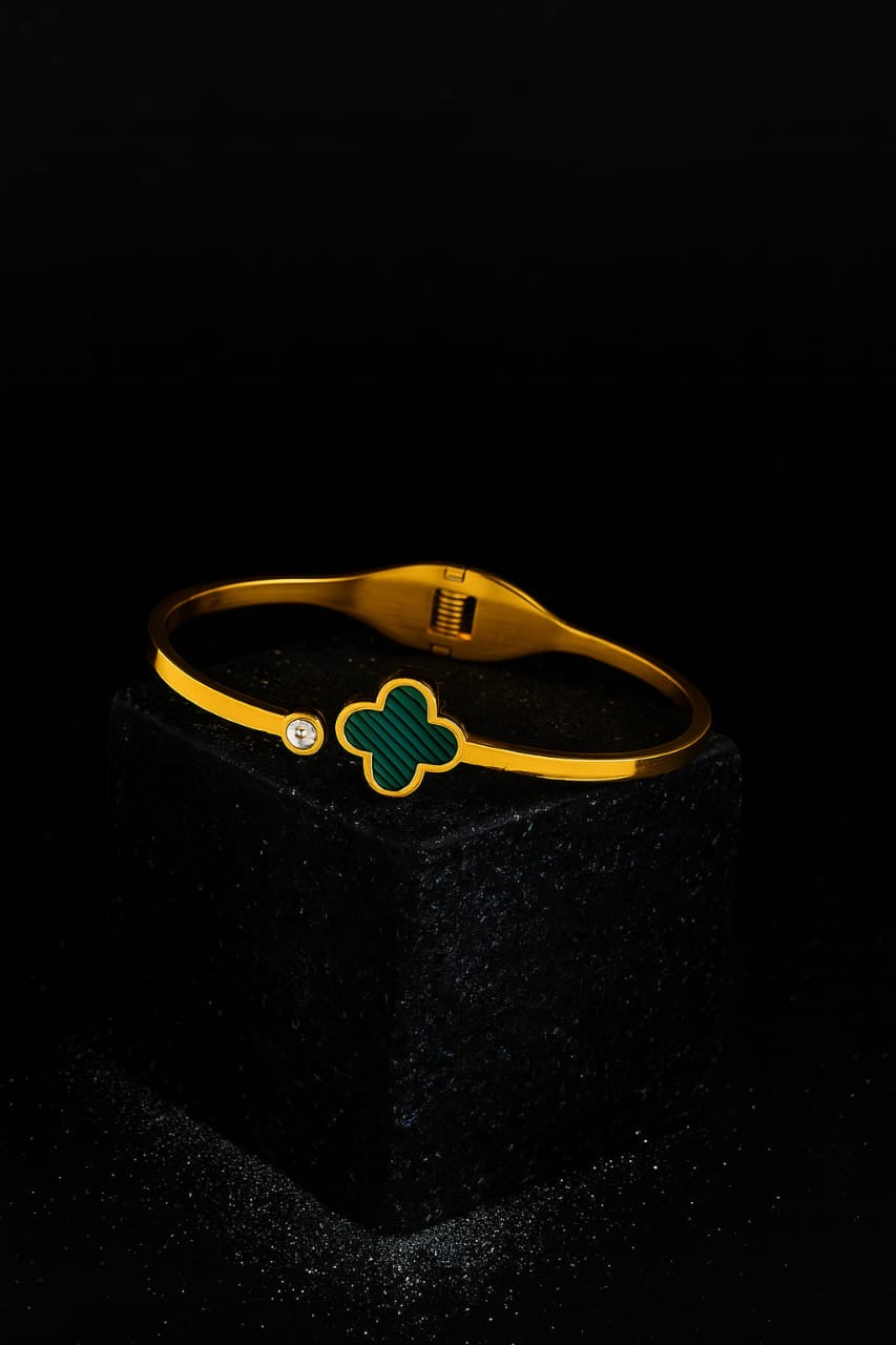 Green Clover Gold Bracelet with Solitaire Accent – Anti-Tarnish Elegant Bangle by Pratiru