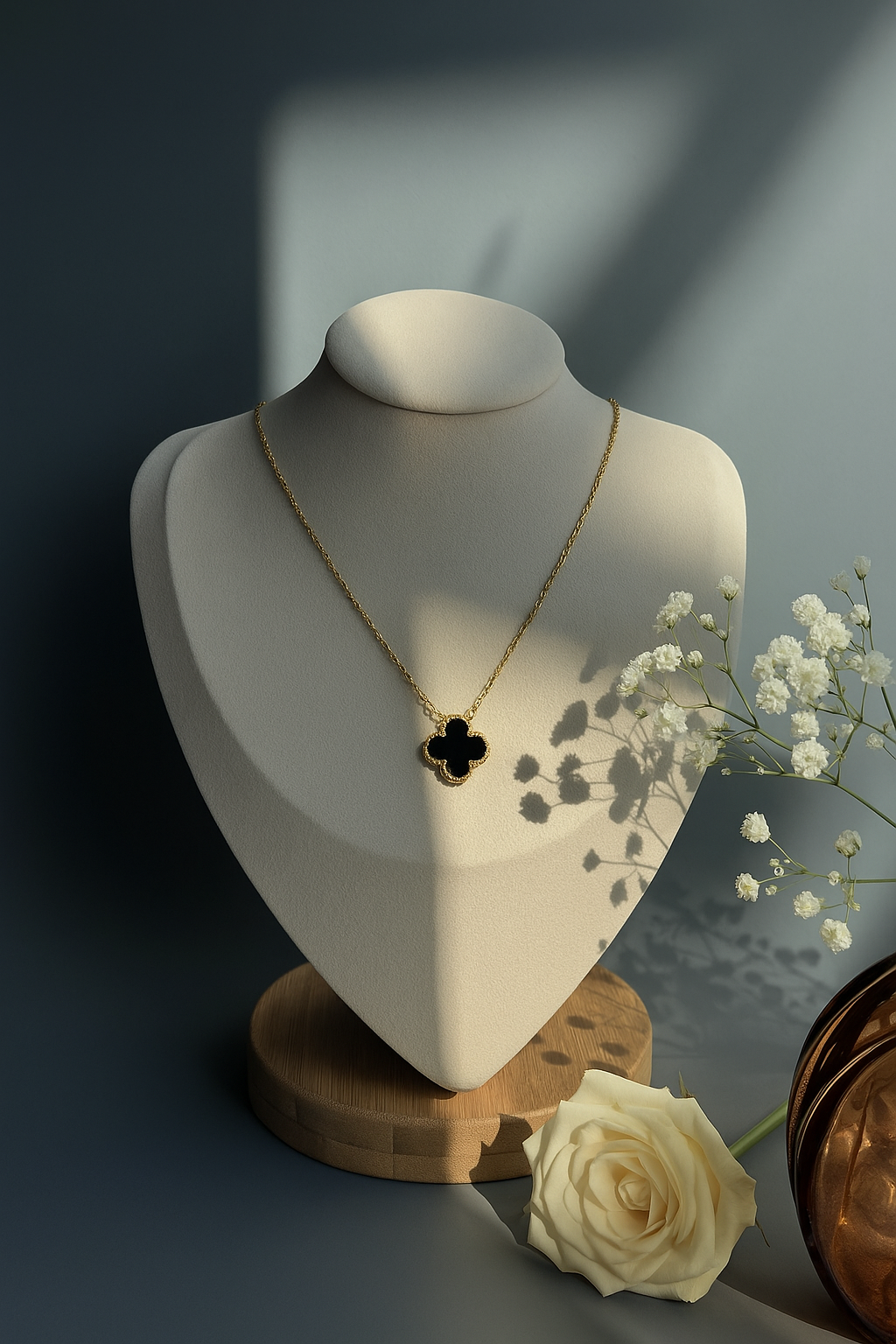 Black Clover Pendant Necklace – Gold-Plated Luxury Minimal Charm | Pratiru