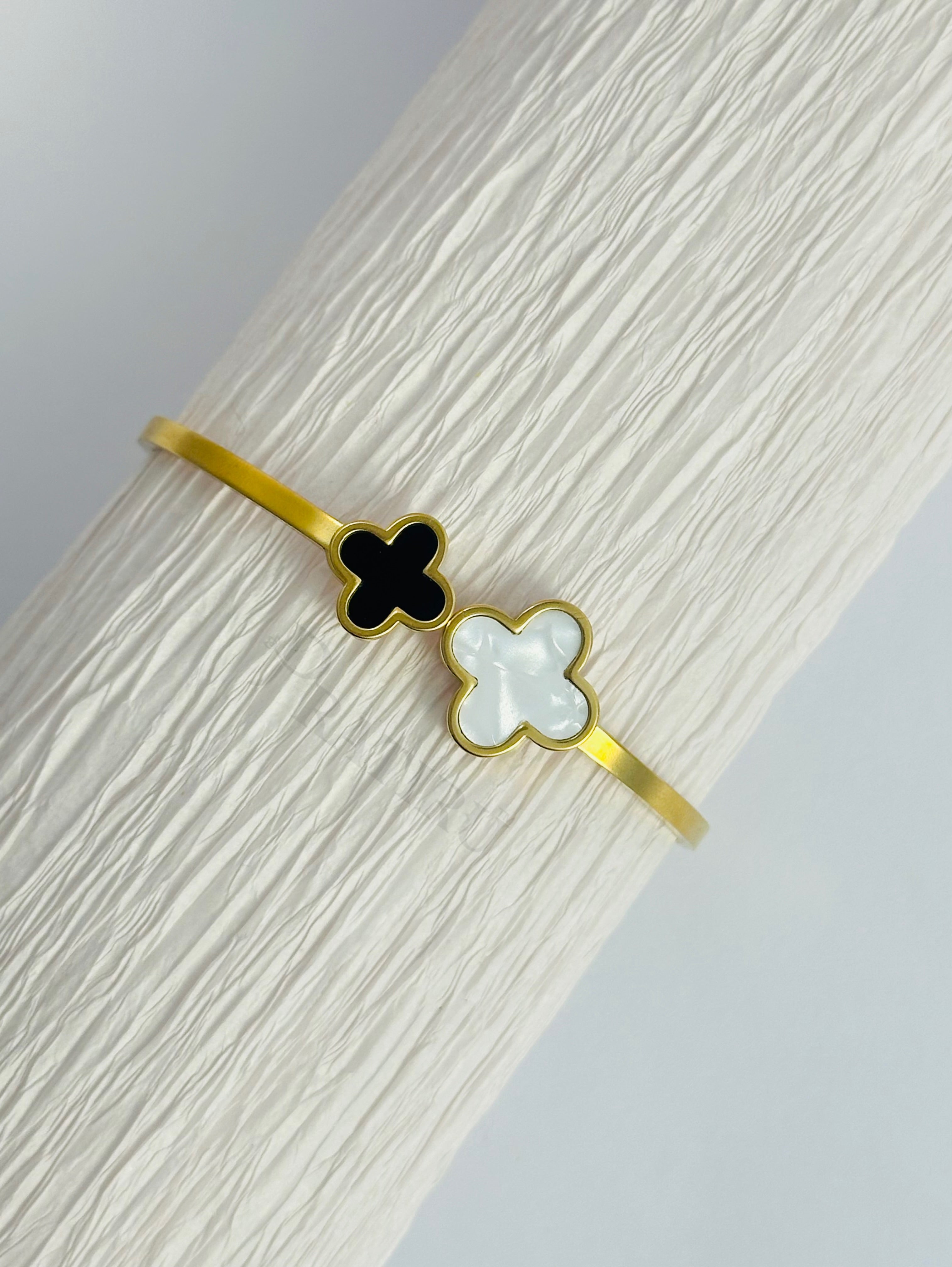 Elegant Black & White Clover Cuff Bracelet – Anti-Tarnish Gold Finish | Pratiru