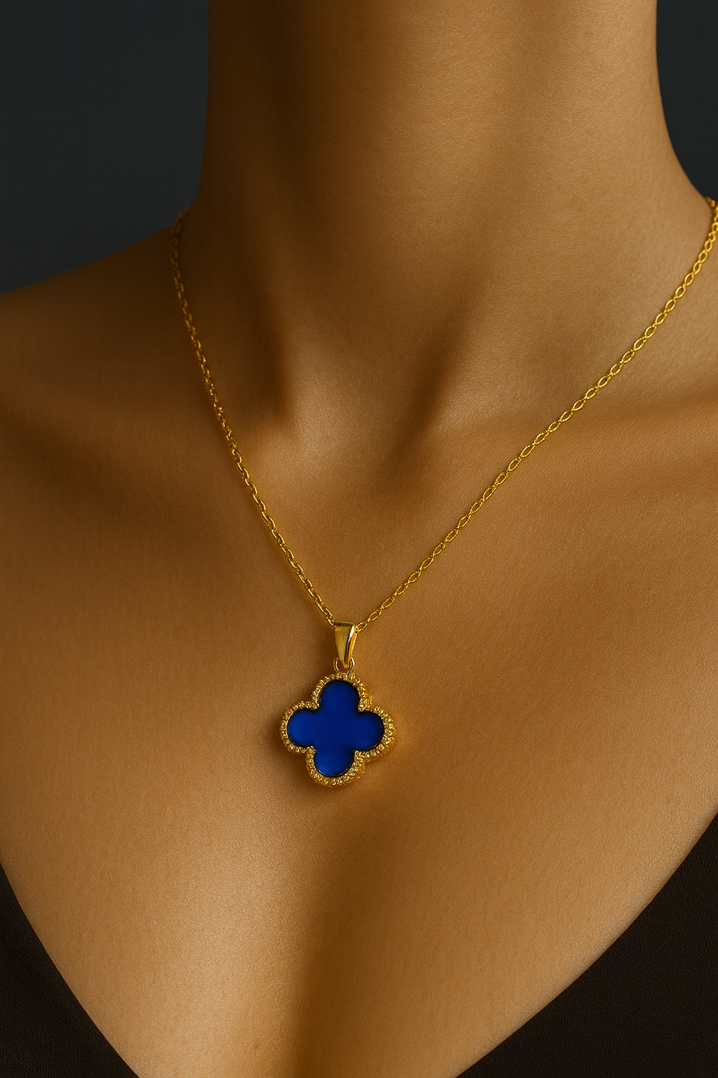 Royal Blue Clover Pendant Necklace – Gold-Plated Statement Charm | Pratiru
